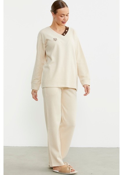 Yumuşak Dokulu V Yaka Pijama Takım - Bej indirimleri