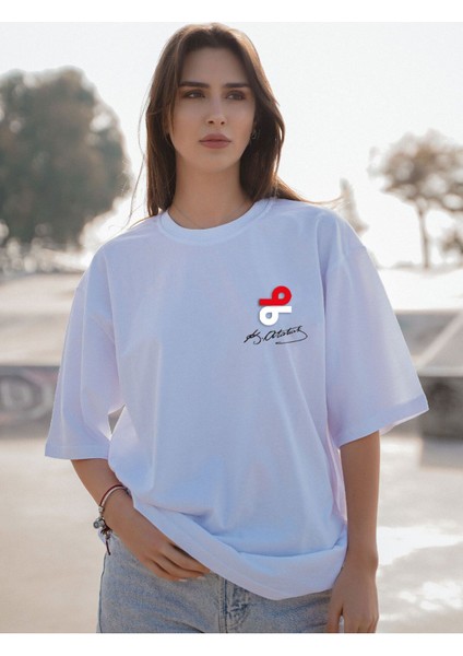 M. Kemal Atatürk Imzalı Oversize Beyaz Yarım Kollu Bisiklet Yaka Pamuk T-Shirt