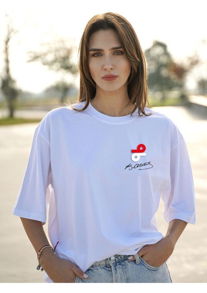 M. Kemal Atatürk Imzalı Oversize Beyaz Yarım Kollu Bisiklet Yaka Pamuk T-Shirt