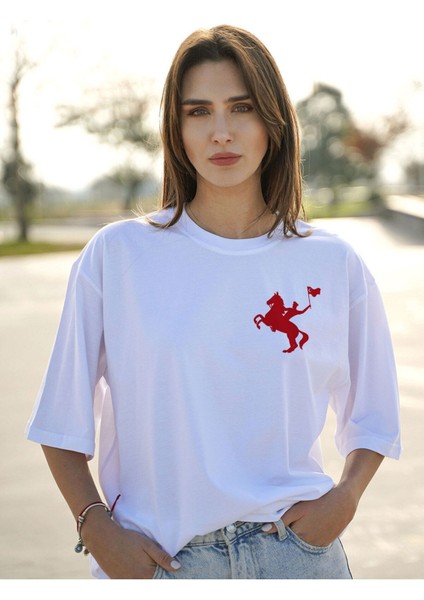 Atatürk Atıyla Oversize Beyaz Yarım Kollu Bisiklet Yaka Pamuk T-Shirt fiyatları