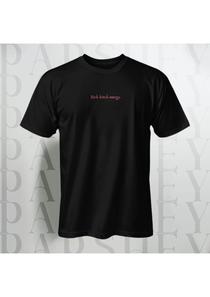 Rich Bitch Energy Göğüs Yazı Baskılı Oversize Bisiklet Yaka Pamuk T-Shirt