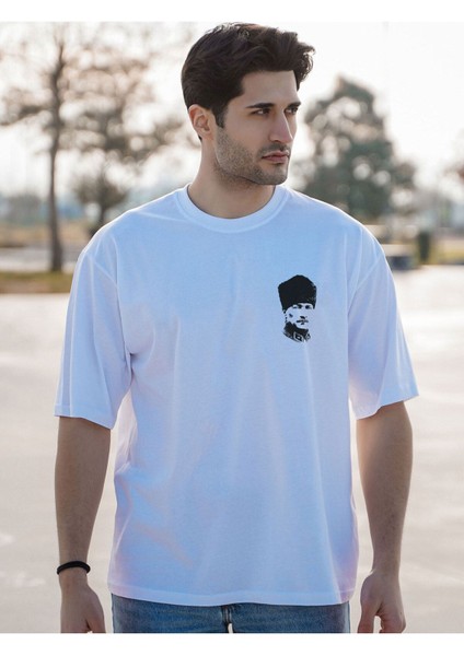 Atatürk Baskılı Oversize Beyaz Yarım Kollu Bisiklet Yaka Pamuk T-Shirt fırsatları