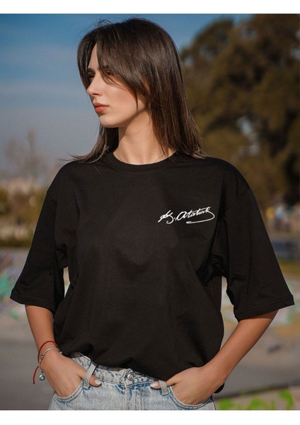 Mustafa Kemal Atatürk Imzalı Oversize Siyah Yarım Kollu Pamuk T-Shirt