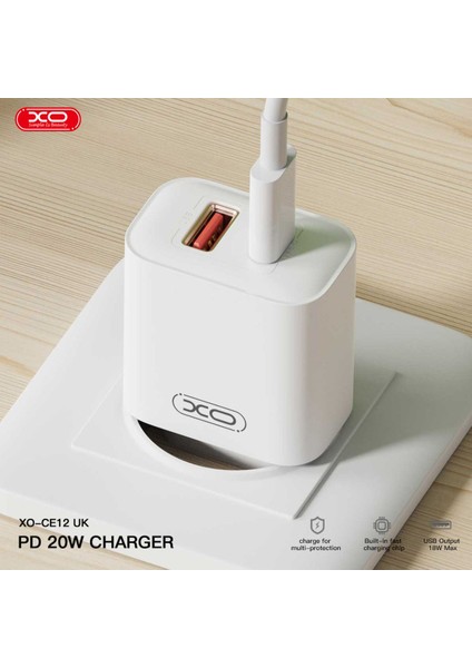CE12 Çoklu Hızlı Şarj Adaptörü|1 Adet Lightning Kablo|2 Cihaz Şarj|1 Type-C 1 USB-A|20W Max Power
