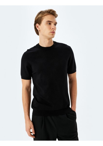 Regular Fit Bisiklet Yaka Viskon Basic Kısa Kollu Triko Tişört