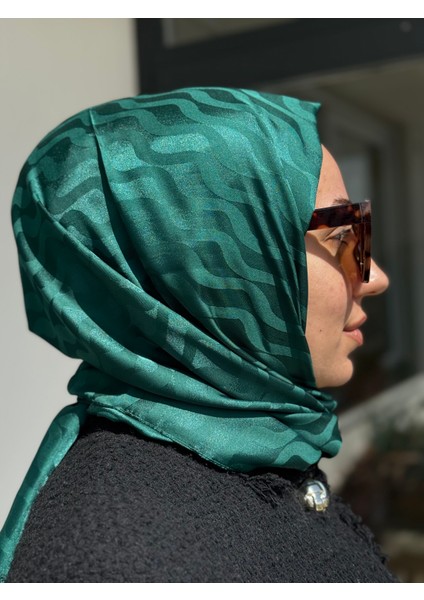 Su Yolu Desenli Jakarlı Şal Zümrüt