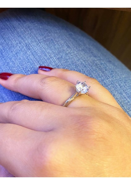 Kadın Tek Taş Yanları Taş Detay Gümüş Yüzük fiyatları