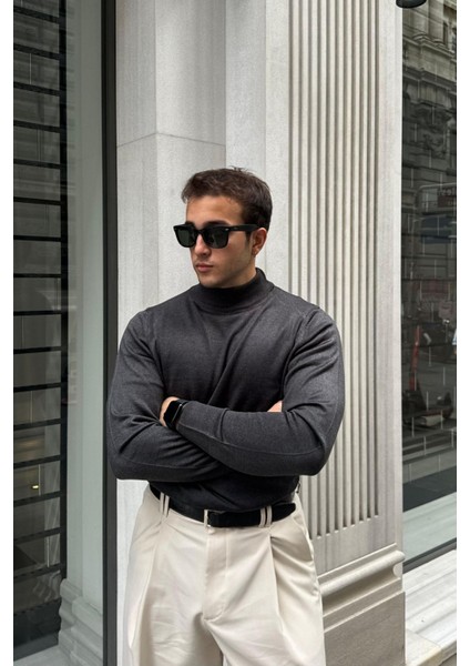 Erkek Standart Fit Normal Kesim Yarım Balıkçı Yaka Triko Kazak