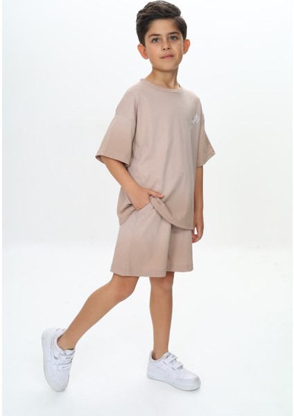 Erkek Çocuk Yıkama Efektli Baskılı Şortlu Takım modelleri