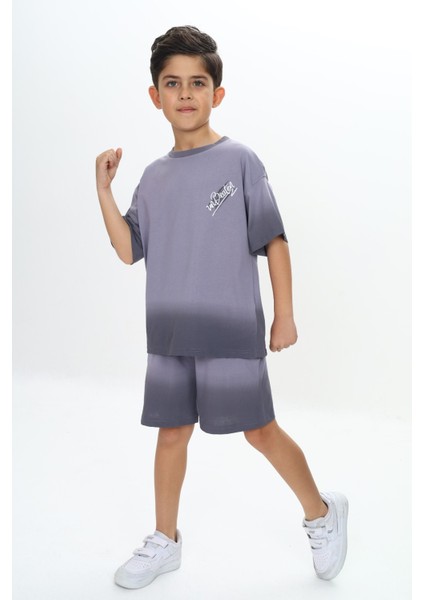 Erkek Çocuk Yıkama Efektli Baskılı Şortlu Takım modelleri