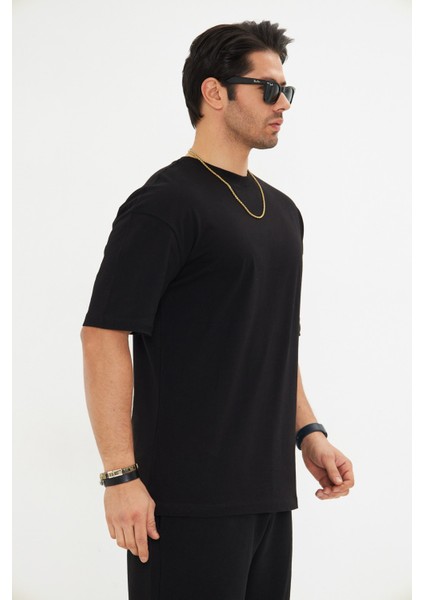 Erkek Pamuklu Basic Oversize Bisiklet Yaka Kısa Kollu Tişört
