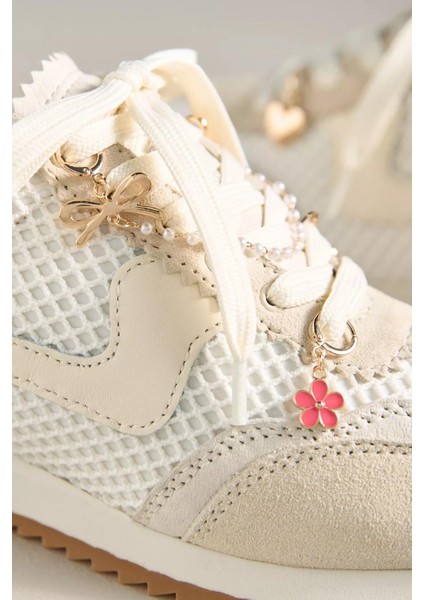 Çiçek ve Inci Detaylı Charm Ayakkabı Süsü