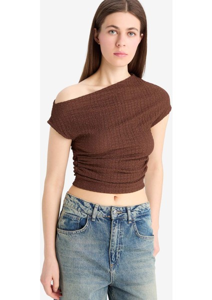 Slim Fit Dar Kesim Tek Omuzlu Bürümcük Kısa Kollu Tişört D4414AX25SM modelleri