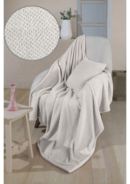 Wellsoft Berjer ve Tekli Koltuk Örtüsü ve Tv Battaniyesi 140X140 1 Adet 45X45 Kırlent Kılıfı Ekru