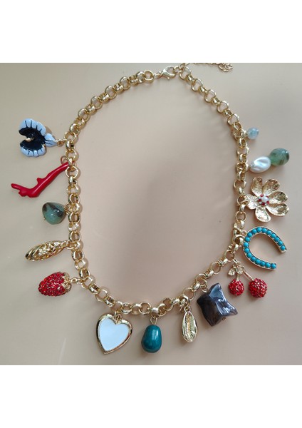 Vintage Kıyafetler Aynı Zamanda Klasik Olarak Da Bilinir ve Pazarlarda Satılır. (Yurt Dışından) modelleri