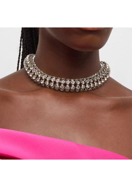 Euro-Amerikan Modeli Bir Erkek Grubuydu ve Punk Hip Hop Modeli Ise Bir Rhinestone Modeliydi. (Yurt Dışından)