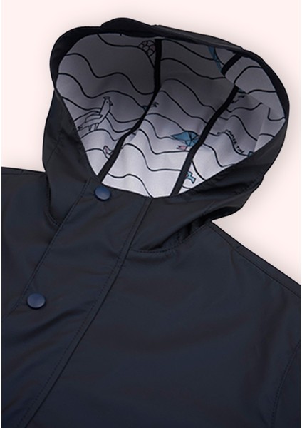 Erkek Çocuk Kapüşonlu Iç Bedeni Baskılı Lacivert Yağmurluk fiyatları