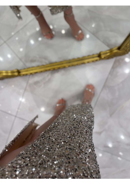 Agnes Kalp Yaka Önden Yırtmaçlı Midi Boy Elbise Bej fiyatları