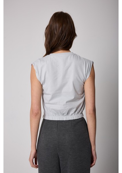 Kadın T-Shirt Gri Beli Lastikli Vatkalı Görünümlü Önü Nakışlı Basic - 2507