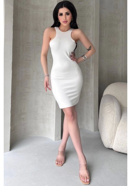 Kadın Beyaz Vücuda Oturan Sırt Dekolteli Mini Elbise fırsatları