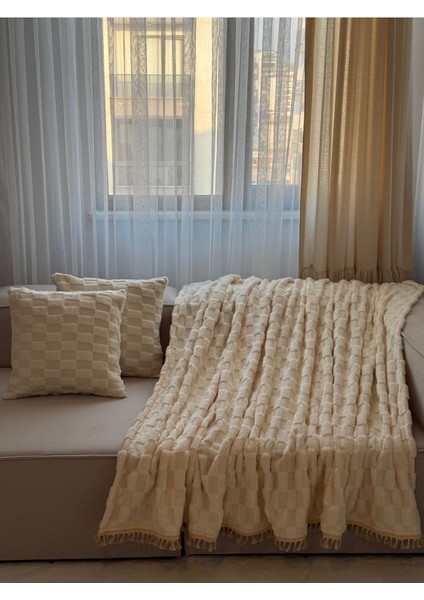 Peluş Püsküllü 2 Kırlent'li Ekru Geometrik Desen Koltuk Örtüsü 170X220CM,43X43CM