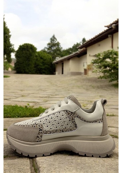 D25YA-7325 Krem Renk Leopar Desen Kadın Sneaker Deri Tam Ortopedik Casual Günlük Kadın Ayakkabı modelleri