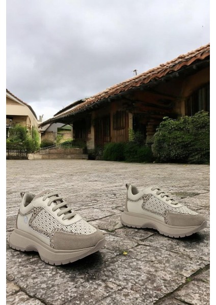 D25YA-7325 Krem Renk Leopar Desen Kadın Sneaker Deri Tam Ortopedik Casual Günlük Kadın Ayakkabı fırsatları