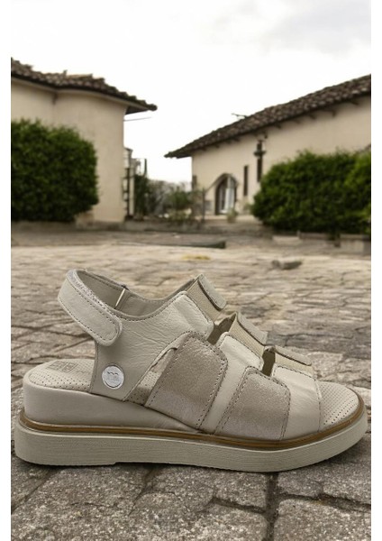 D25YS-5040 Krem Bej Simli Deri Tam Ortopedik Günlük Kadın Sandalet fiyatları