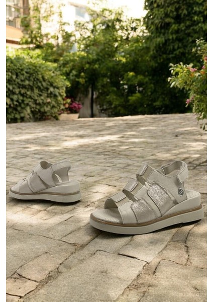 D25YS-5040 Krem Bej Simli Deri Tam Ortopedik Günlük Kadın Sandalet fırsatları