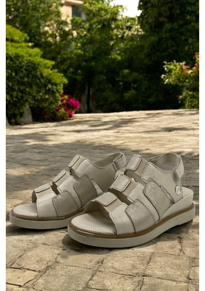 D25YS-5040 Krem Bej Simli Deri Tam Ortopedik Günlük Kadın Sandalet indirimleri