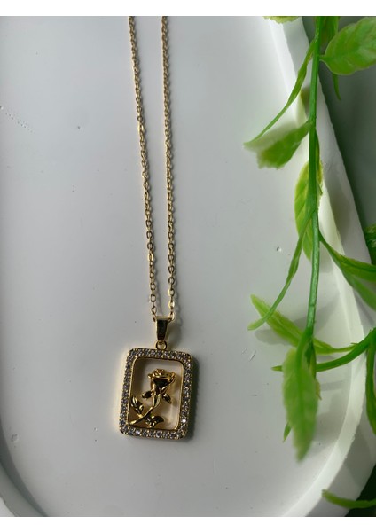 Gül Model Vintage Kolye