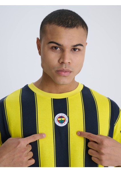 Erkek Trıbun Çubuklu Tshırt fırsatları