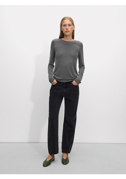 Uzun Kollu T-Shirt indirimleri