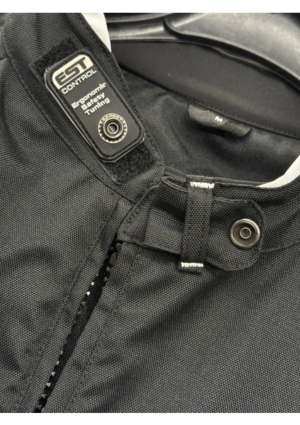 Zeus 4 Mevsimlik Korumalı Motosiklet Montu Yeni Sezon Siyah Beyaz modelleri