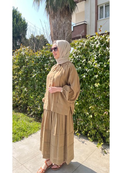 Bej Tunik ve Etek Takım