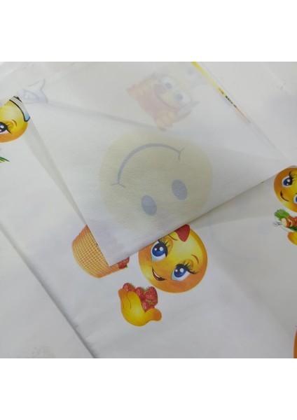 Muşamba Astarlı Kaydırmaz Tabanlı 140 cm x 89 cm Dikdörtgen Masa Örtüsü modelleri