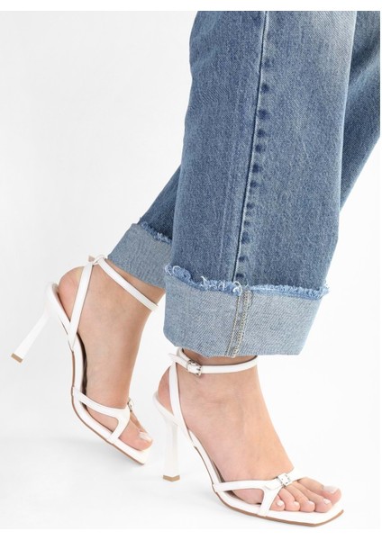 Kadın Jolie Beyaz Cilt Kemer Detaylı Topuklu Ayakkabı indirimleri