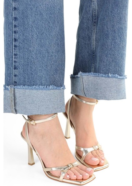 Kadın Jolie Altın Parlak Kemer Detaylı Topuklu Ayakkabı fiyatları