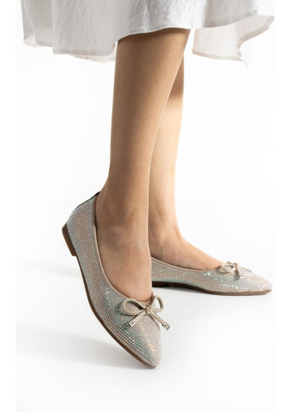 Serra Taşlı Fiyonk Detaylı Sivri Burun Düz Taban Günlük Babet modelleri