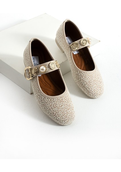 Kraki Kilim Kumaş Yuvarlak Burun Aksesuarlı Kadın Babet