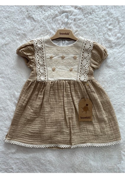 Önü Dantel Işlemeli Müslin Elbise