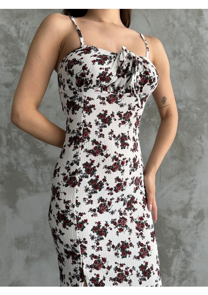 Kırmızı Desenli Beyaz Gofret Göğüs Bağlamalı Askılı Elbise