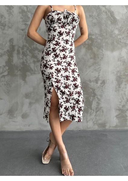 Kırmızı Desenli Beyaz Gofret Göğüs Bağlamalı Askılı Elbise fırsatları