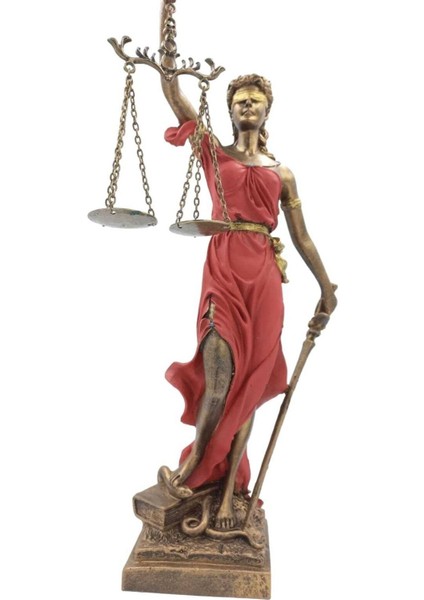 Adalet Tanrısı Themıs Heykeli