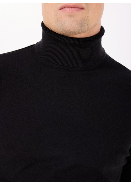 Balıkçı Yaka Regular Fit Siyah Erkek Kazak UMA24102LU fırsatları