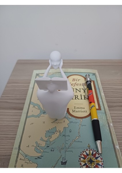 Kitap Okuyan Iskandinav Tarzı Biblo Heykel Figür 3 Boyutlu fiyatları