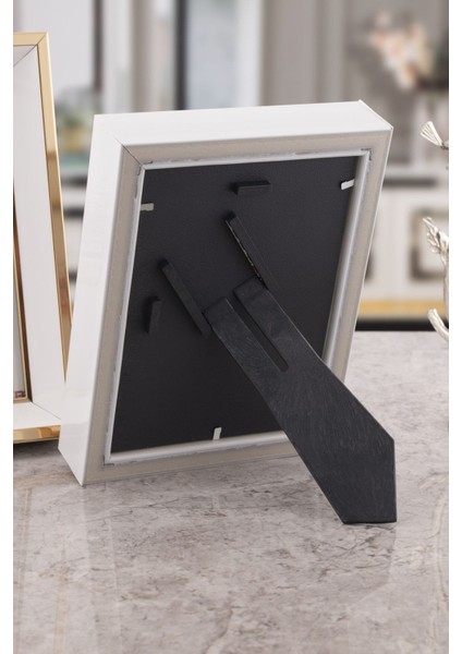 Milano Camlı Dekoratif Resim Çerçevesi Beyaz-Gold Ayarlanabilir Ayaklı-Duvara Asılabilir 13X18 cm fiyatları