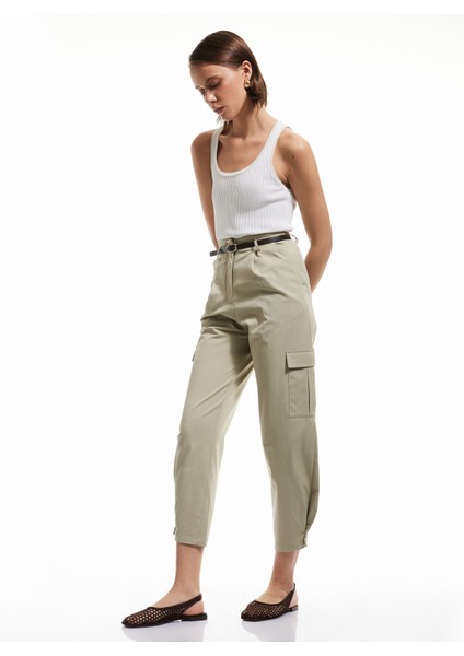 Pamuklu Yüksek Bel Kargo Cep Detaylı Kısa Jogger Pantolon fiyatları