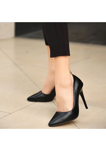 Hillar Siyah Cilt Stiletto Ayakkabı fırsatları