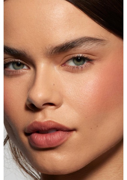 Kylie Dudak ve Yanak Renklendirici Allık 352 Glow Away 9ml